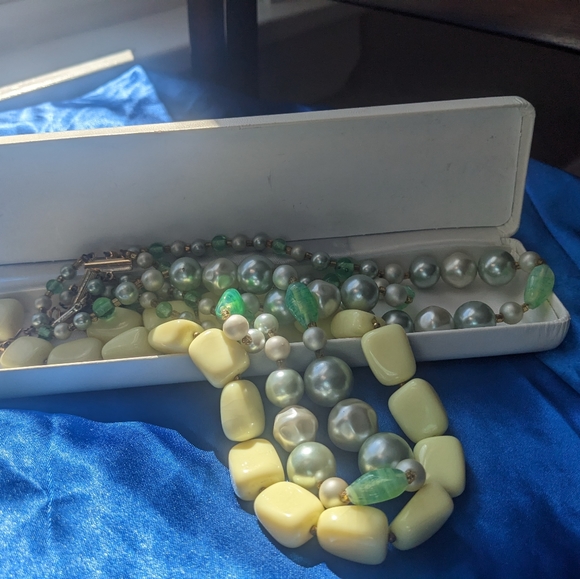 Two Vintage Necklaces Trifari  & Japan - Picture 4 of 10